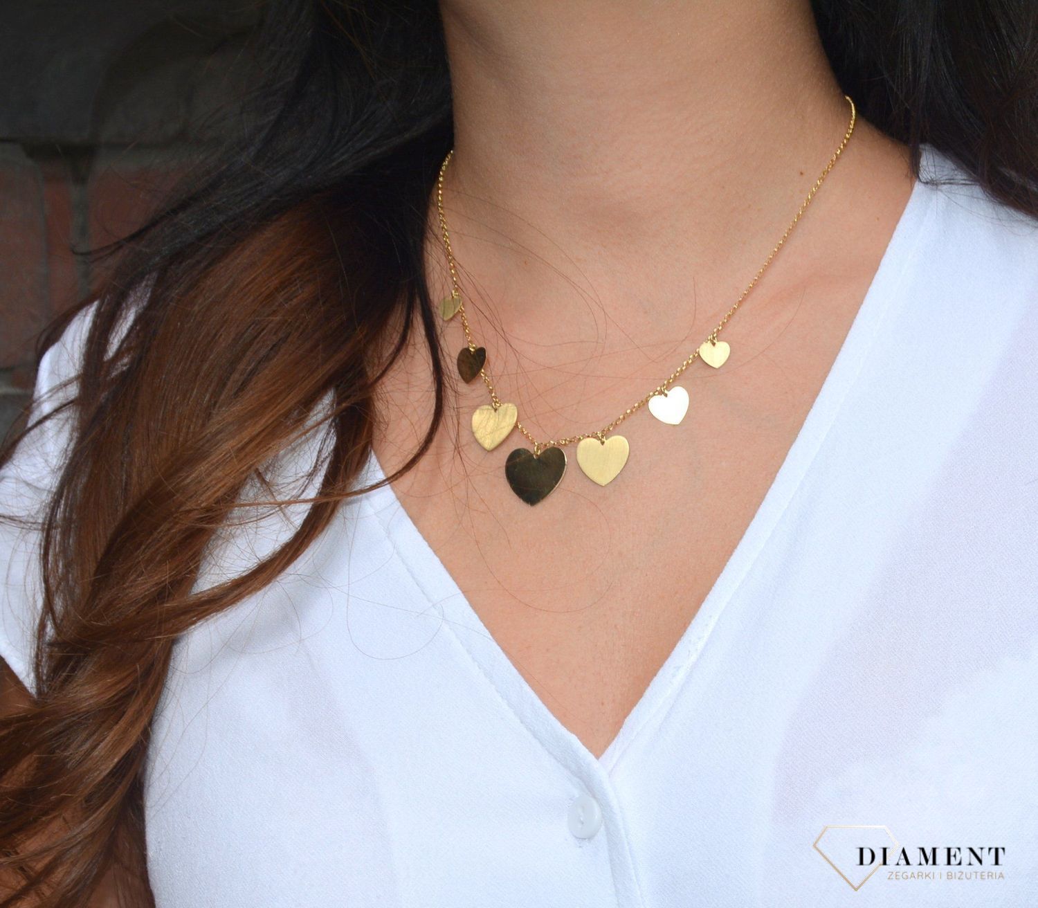 Naszyjnik srebrny celebrytka wiszące serca 925 Dall'Acqua. Naszyjnik z gładkimi zawieszkami w kształcie serc o różnych wielkościach i w nowoczesny sposób rozłożone na celebrytce.11.jpg